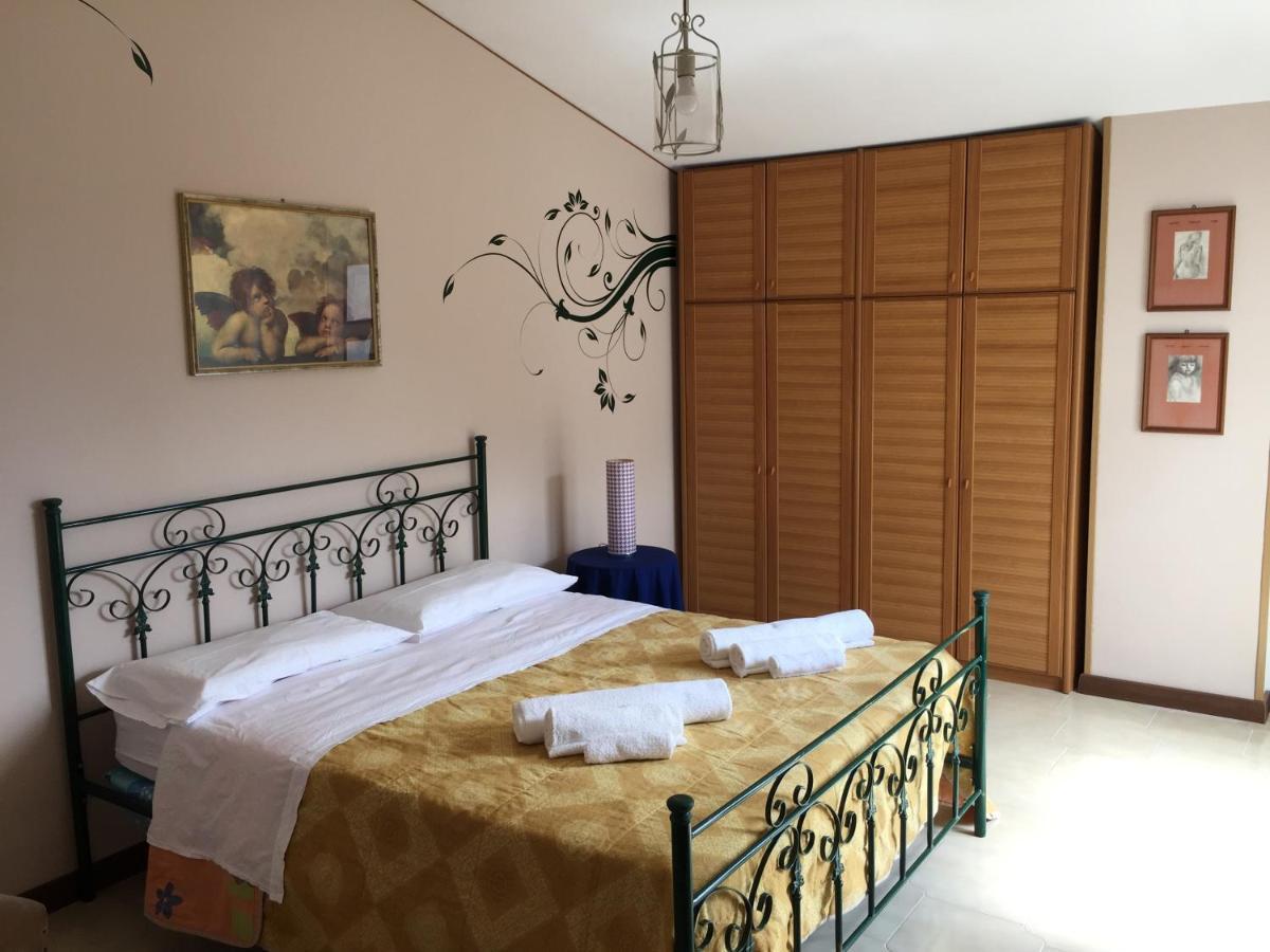 B&B Hollywood Olivadi Extérieur photo